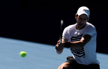 Djokovic attends training session before Australian Open
