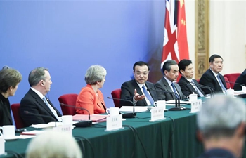 Chinese premier, visiting British PM meet representatives of entrepreneurs