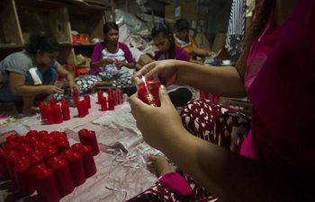 Candle workshop in Indonesia prepares for Chinese Lunar New Year