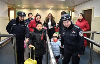 Child care services offered during period of Spring Festival travel rush