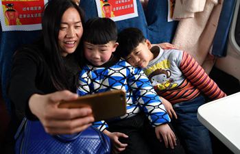 Children visit parents' working place during winter vacation