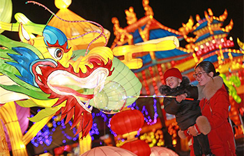 Lanterns enhance China's Spring Festival atmosphere