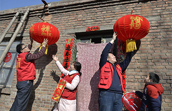 Volunteers send gifts to impoverished family in Hebei to greet Chinese Lunar New Year