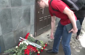 Muscovites pay tribute to victims of Kemerovo shopping mall fire