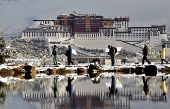 In pics: Scenery of Lhasa after snowfall