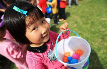 Children take part in Easter egg hunting event in LA