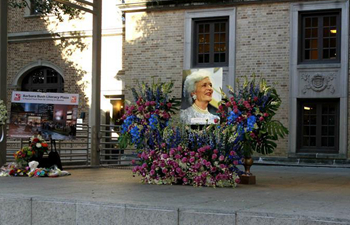 Locals in Houston gather to remember Barbara Bush