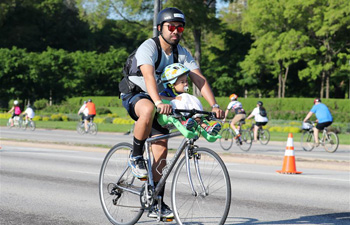 Thousands of cyclists participate in Bike the Drive in Chicago