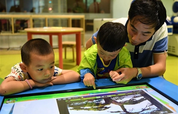 Parent-child reading library draws readers in north China
