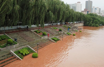 Water level in Lanzhou section of Yellow River rises rapidly due to heavy rain