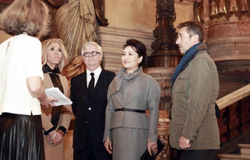Peng Liyuan visits Opera Garnier in Paris