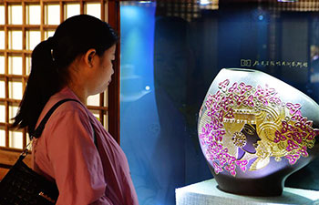 Lacquer thread sculpture displayed in China's Fuzhou