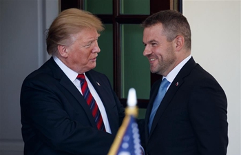 Trump meets with Slovak PM at Whilte House
