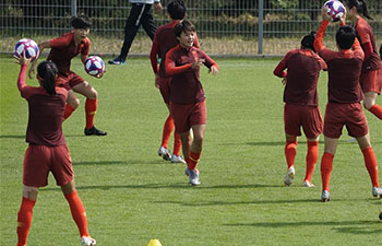 China's players prepare for match against Italy