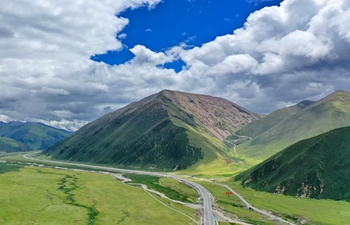 Scenery along highway linking Lhasa with Nyingchi in southwest China's Tibet