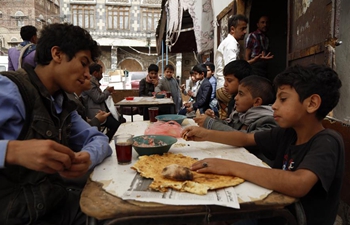 In pics: daily life in Sanaa, Yemen