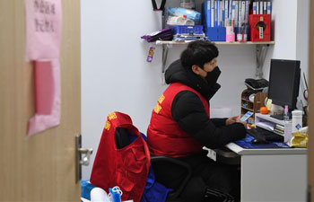 Pic story: foreign volunteer helps epidemic control work in community