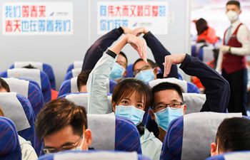 Medics from Guangdong Province leave Wuhan