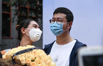 Medics reunit with family and colleagues after quarantine