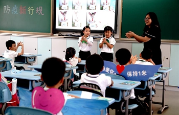 More students return to school in Shanghai