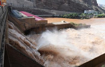 Liujiaxia reservoir in upper stream of Yellow River raises discharge volume to battle flood