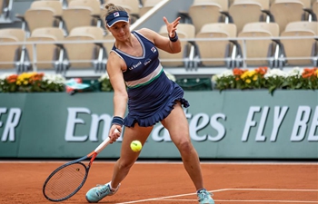 Highlights of women's quarterfinal match at French Open tennis tournament 2020
