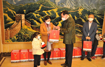 Chinese Ambassador to Iran hands out Spring Festival kit to overseas Chinese