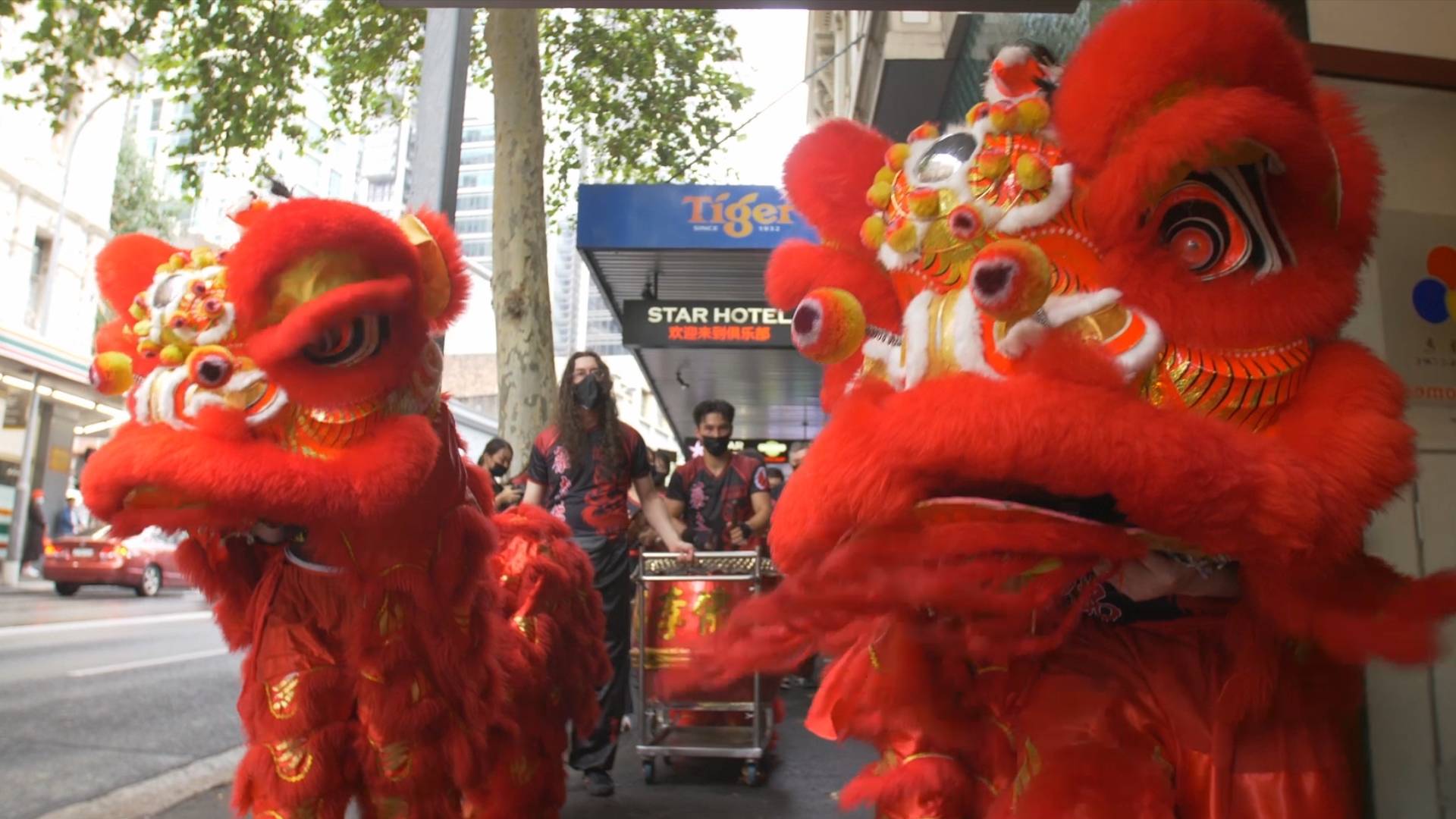 GLOBALink | Australian lion dance player expects Year of Ox to be "a very lucky year"