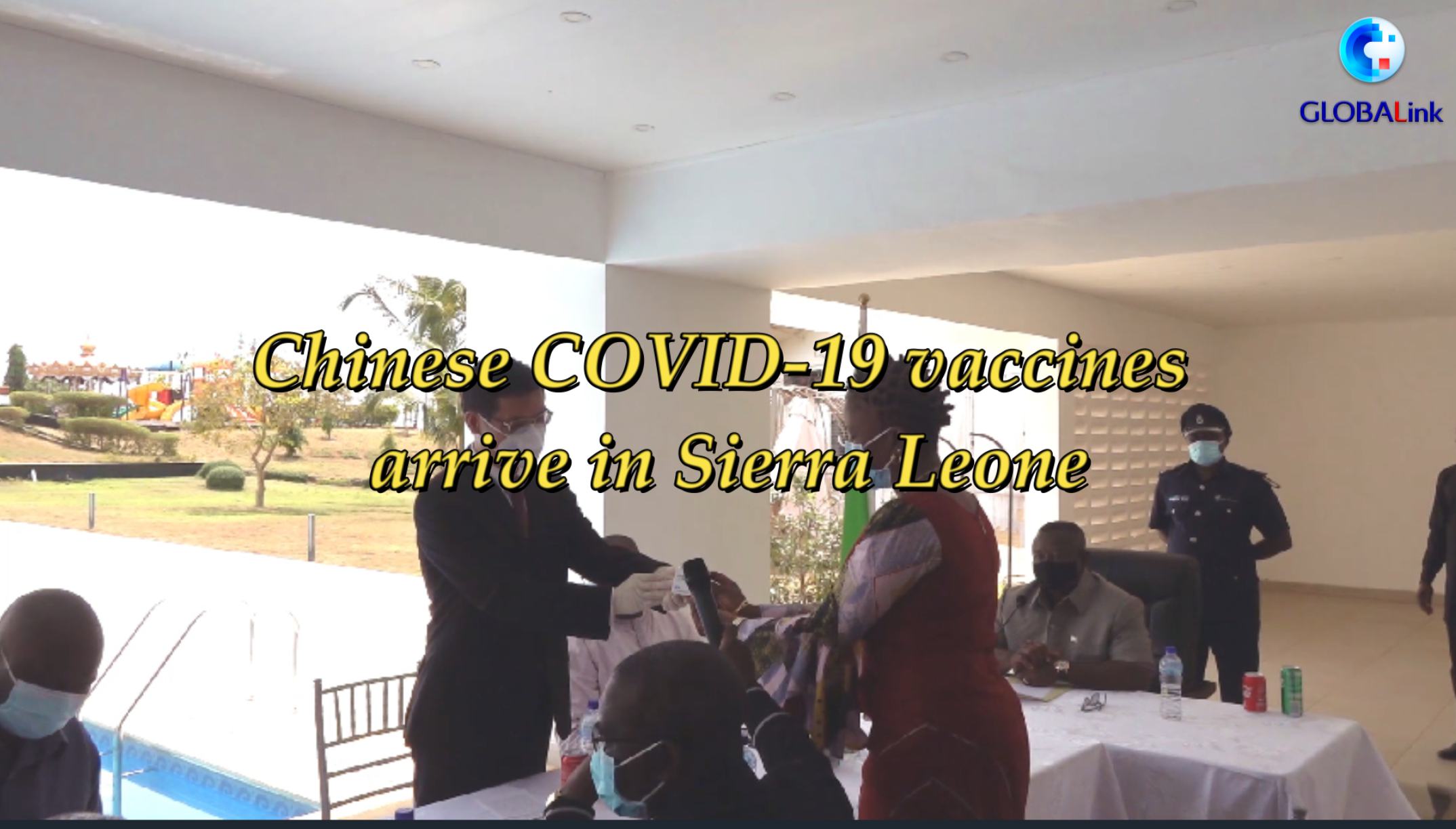 GLOBALink | Sierra Leone receives COVID-19 vaccines presented from China