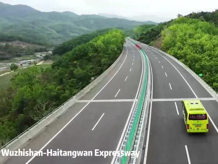 GLOBALink | Hainan's expressway in 100 seconds