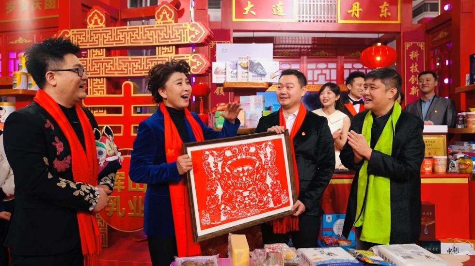 辽视春晚嘉宾组团亮相年货大集 (5).jpg 辽视春晚嘉宾组团亮相年货大集 (5).jpg