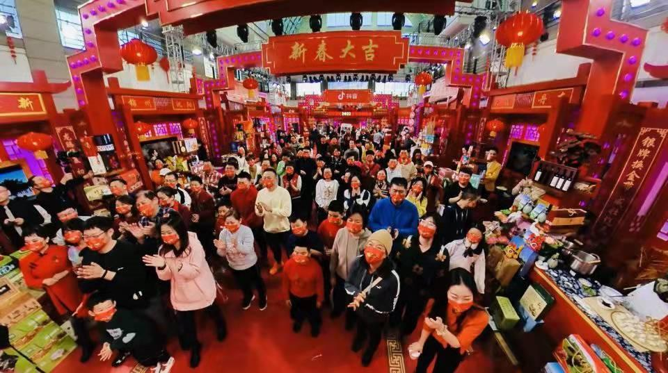 辽视春晚嘉宾组团亮相年货大集 (7).jpg 辽视春晚嘉宾组团亮相年货大集 (7).jpg