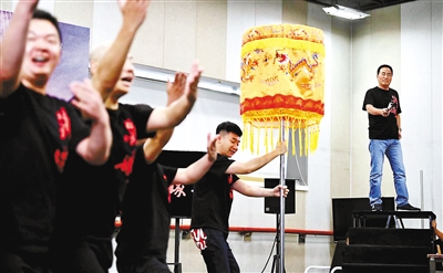 跟《钟馗嫁妹》铆上了 杨立新:排话剧是一个智慧投入