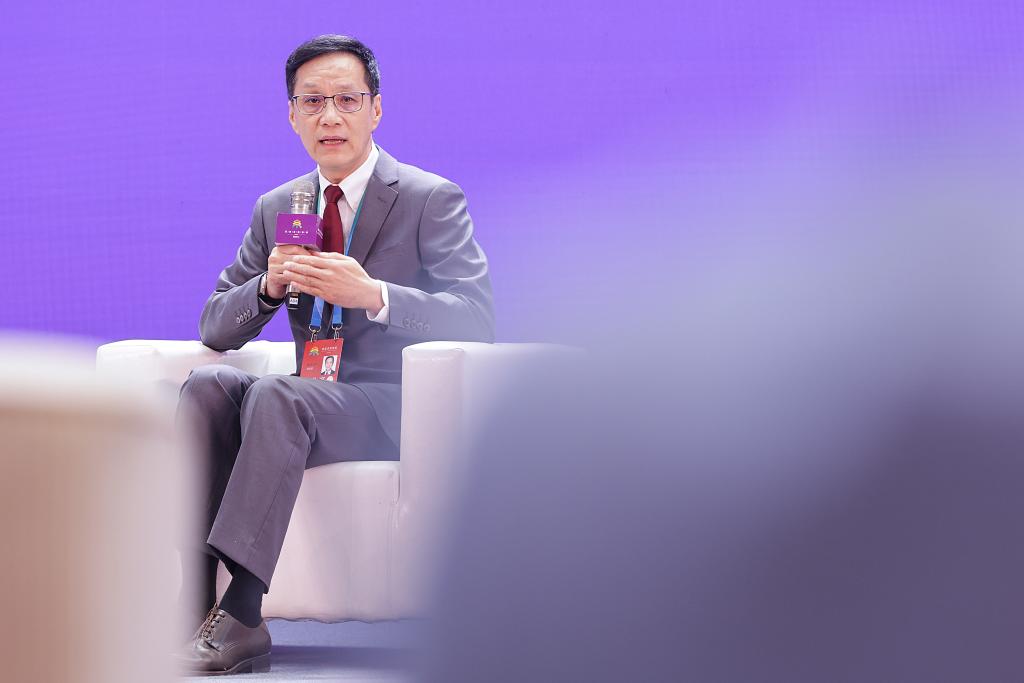 “以文化人：文艺价值与社会生活”平行论坛在京举行