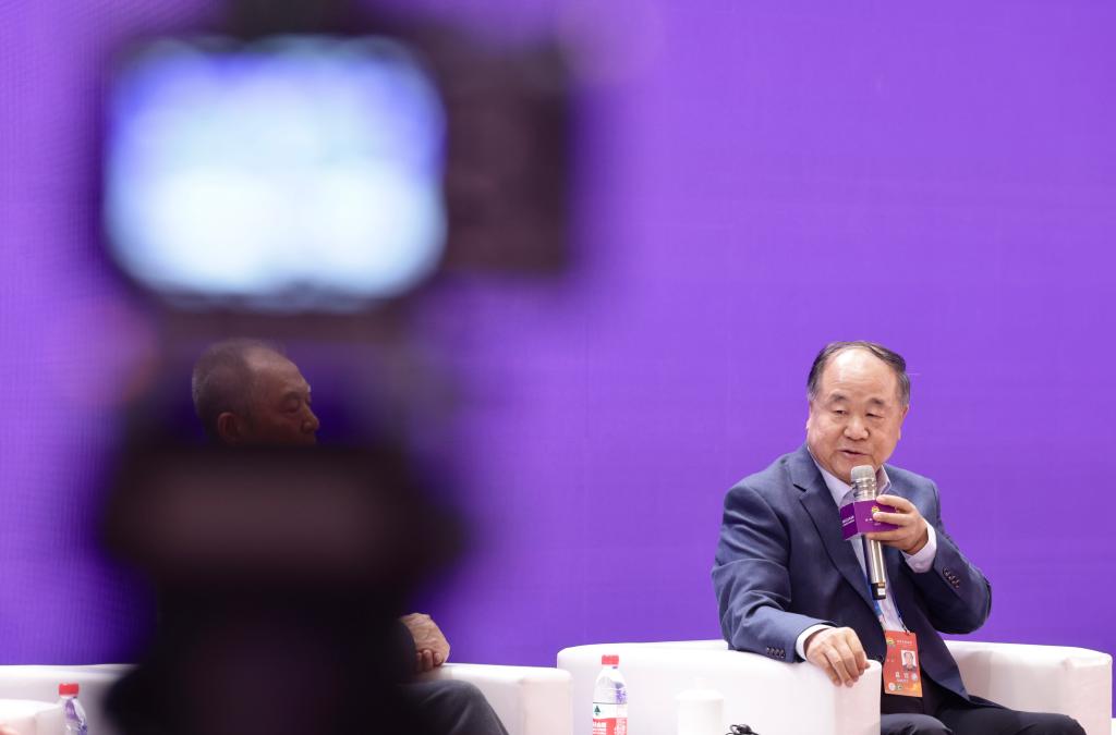 “以文化人：文艺价值与社会生活”平行论坛在京举行