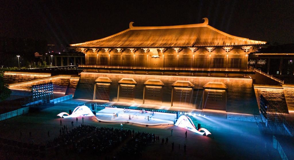 惠民巡演让古城黎民近距离感受丝路文化