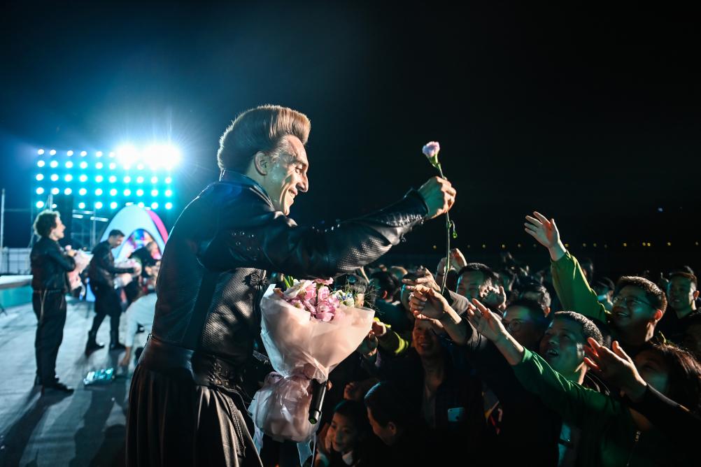 惠民巡演让古城黎民近距离感受丝路文化