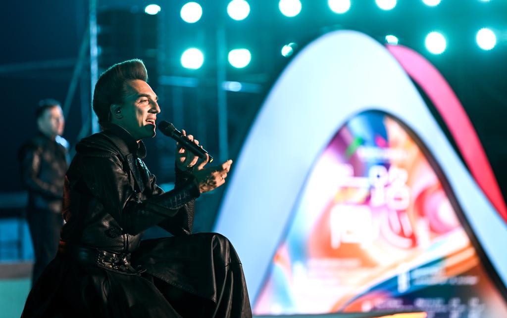 惠民巡演让古城黎民近距离感受丝路文化