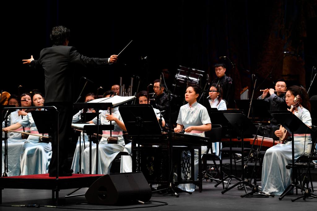 俄罗斯“中国文化节”专场演出《江山如画》民族音乐会在莫斯科举行