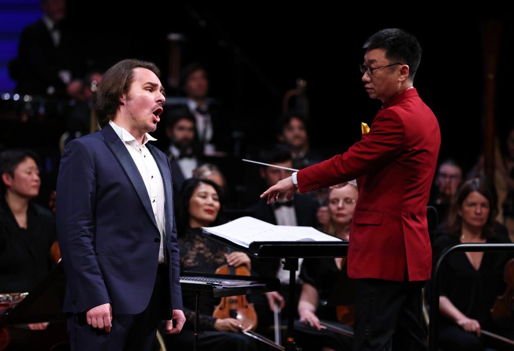 庆祝中法建交60周年暨中法文化旅游年开幕音乐会在巴黎举行