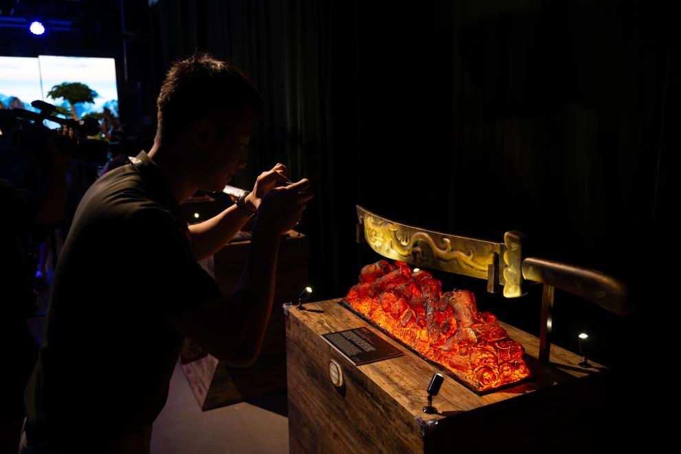 金庸剧集服装展及武器展在澳门开展