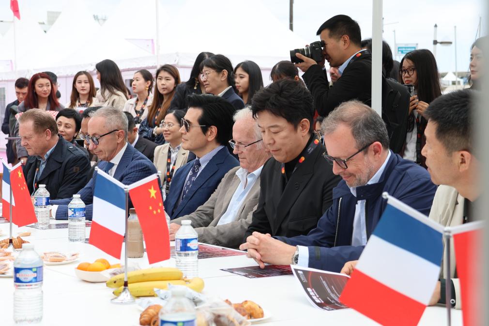 中外电影人在戛纳电影节上共话交流合作