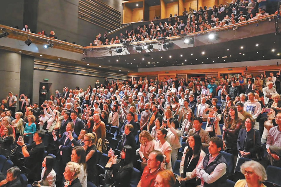 中国话剧首次亮相塞尔维亚首都贝尔格莱德 《我们的荆轲》重启北京人艺国际巡演