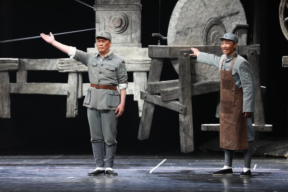 话剧《把一切献给党》西安首演