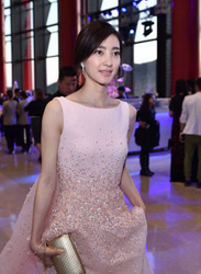 王丽坤笑容优雅