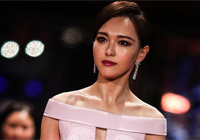 中国电影人亮相柏林 唐嫣深V粉裙温婉不失性感