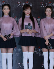 温心穿校服扮民国美少女