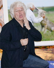 《狼图腾》导演阿诺现场模仿狼