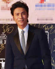 陈坤帅气卖萌两不误