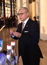 老戏骨曾江精神矍铄